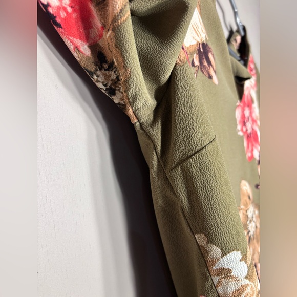 RW&CO. 3/4 Sleeve Relaxed Blouse - Picture 3 of 10